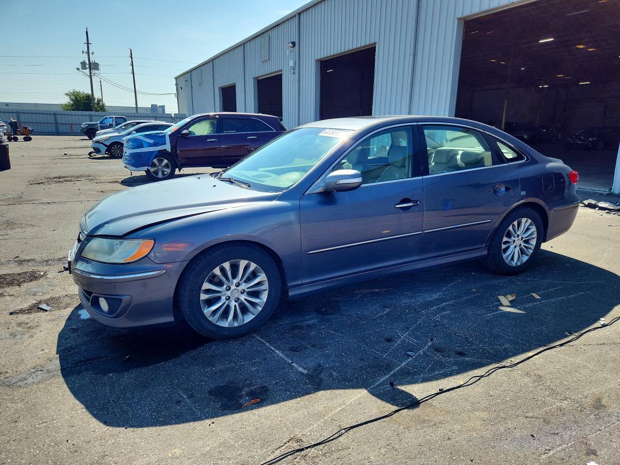 KMHFC4DF3BA526722 · 2011 HYUNDAI AZERA