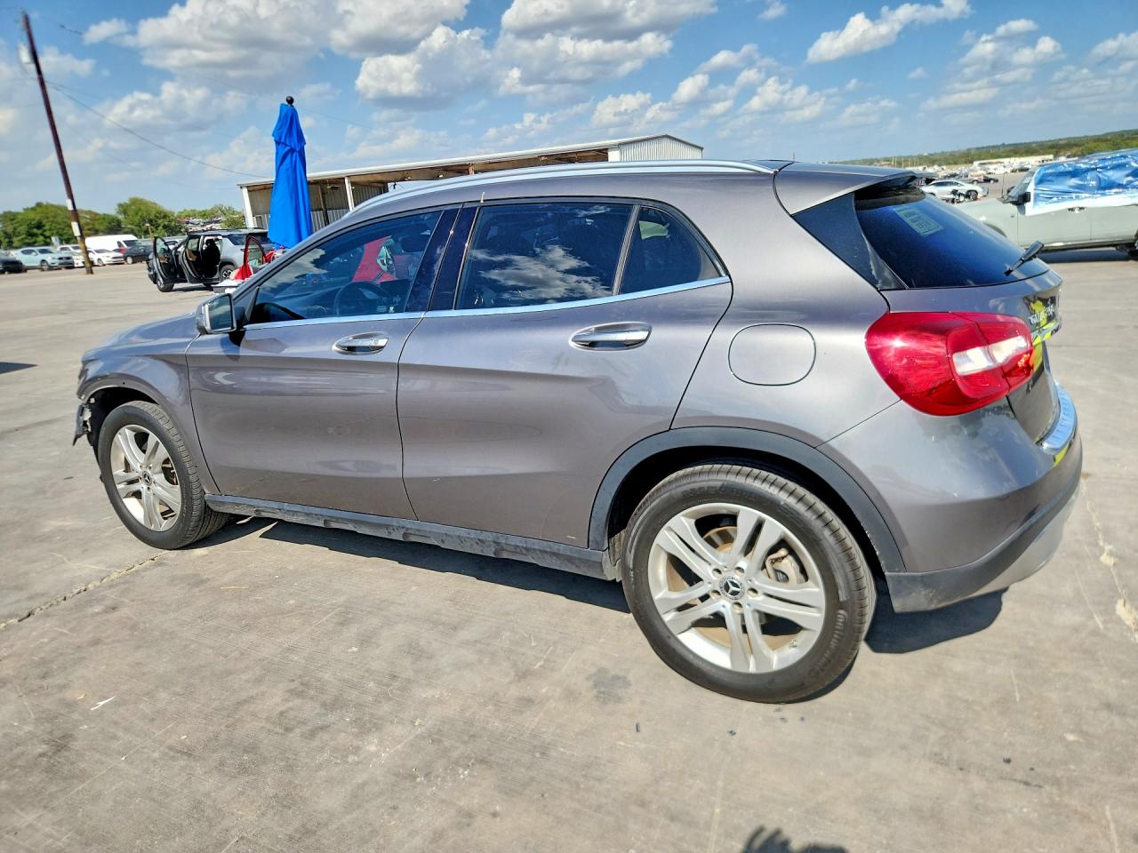 WDCTG4EB4JJ398569 · 2018 MERCEDES-BENZ GLA · 2/13