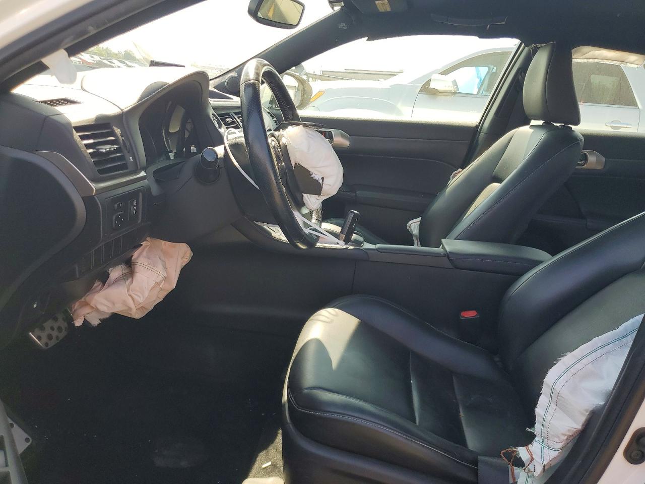 JTHKD5BH5G2254099 · 2016 LEXUS CT · 7/12
