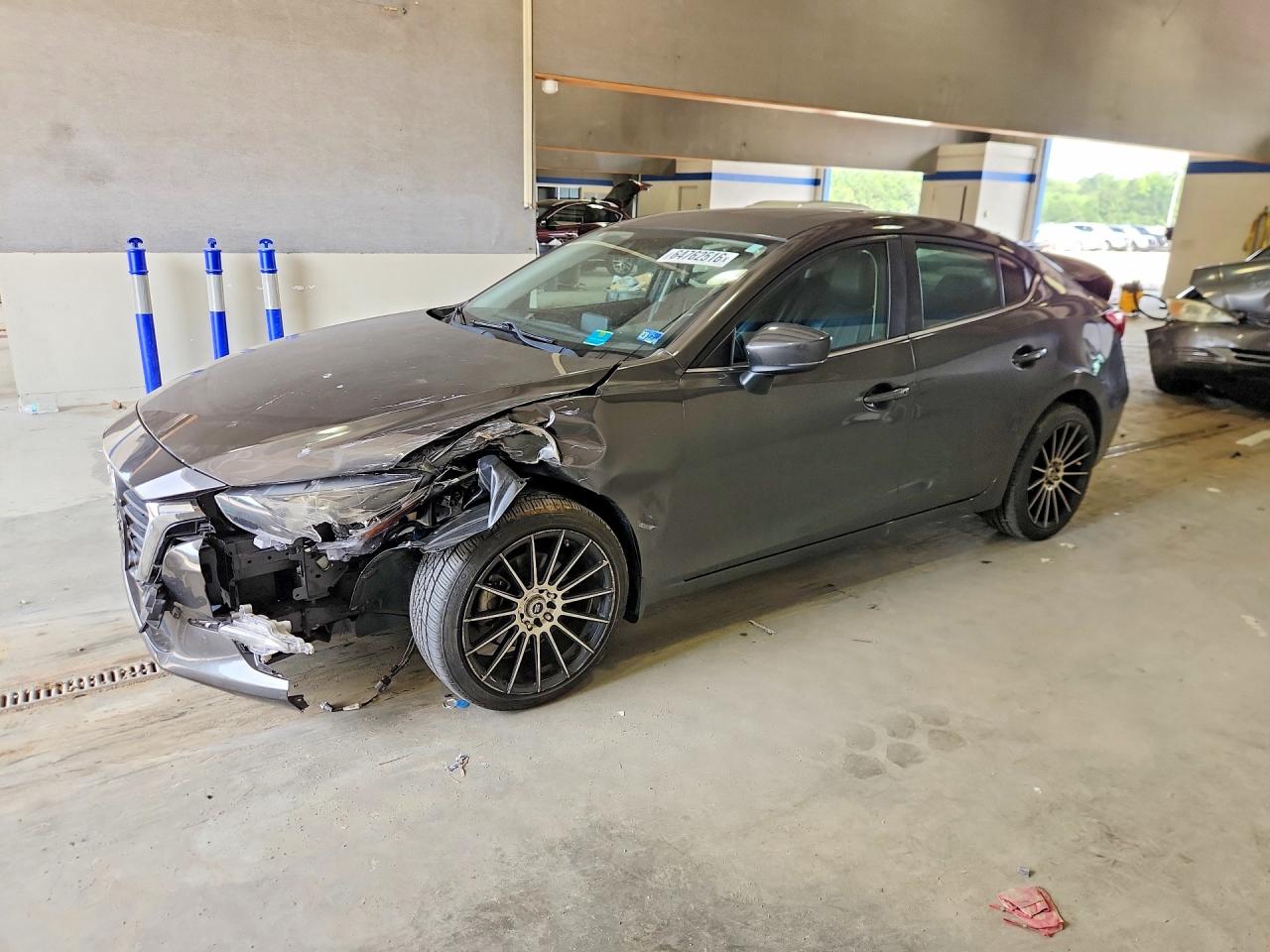 3MZBN1V31JM242097 · 2018 MAZDA 3