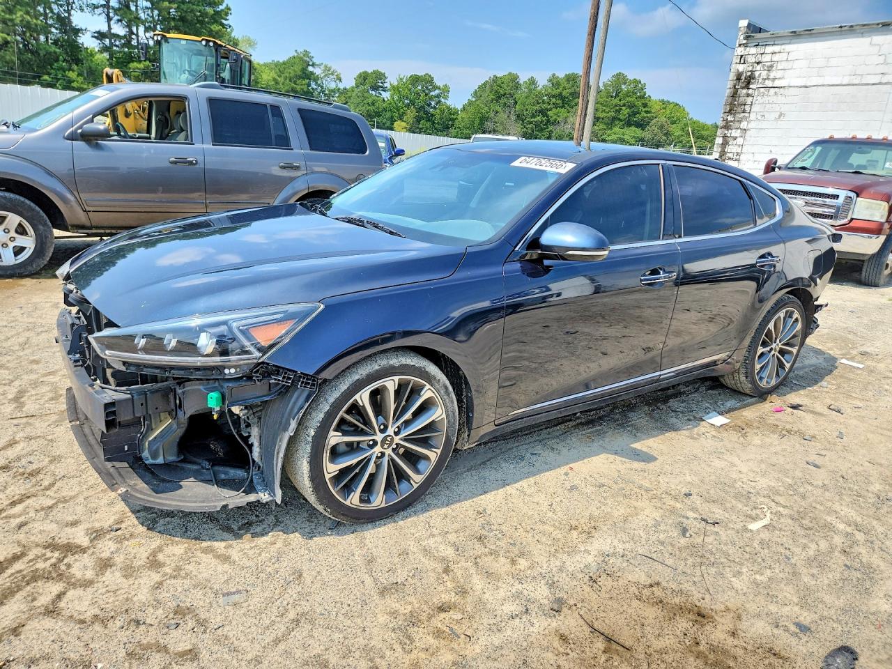 KNALC4J18J5098571 · 2018 KIA CADENZA