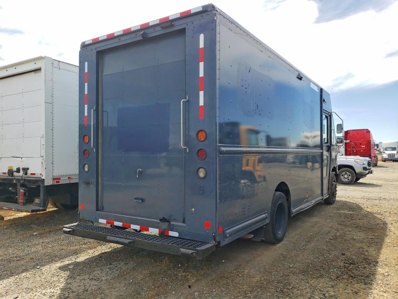 4UZAC2EA8MCMN0004 · 2021 FREIGHTLINER MT45 CHASSIS · 3/14