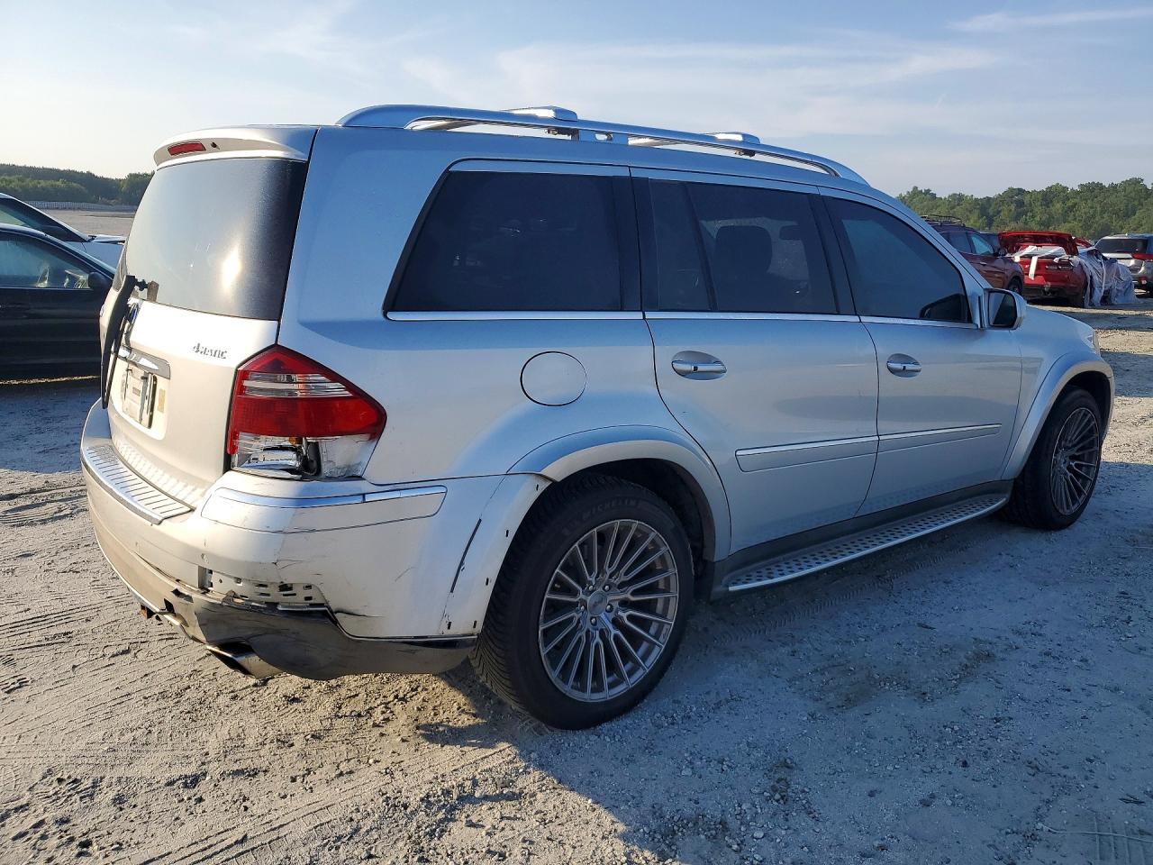 4JGBF86E09A504592 · 2009 MERCEDES-BENZ GL · 3/13