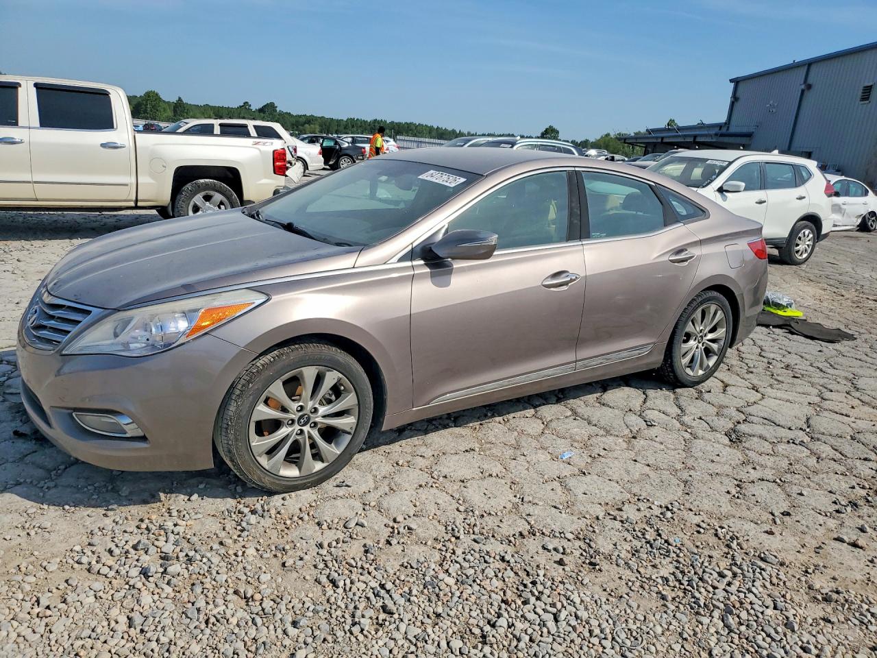 KMHFG4JG8DA226825 · 2013 HYUNDAI AZERA