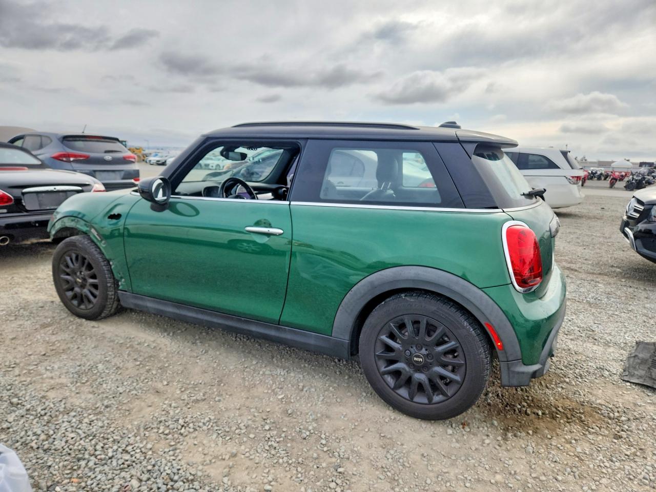 WMW33DH01N2P87033 · 2022 MINI COOPER · 2/13
