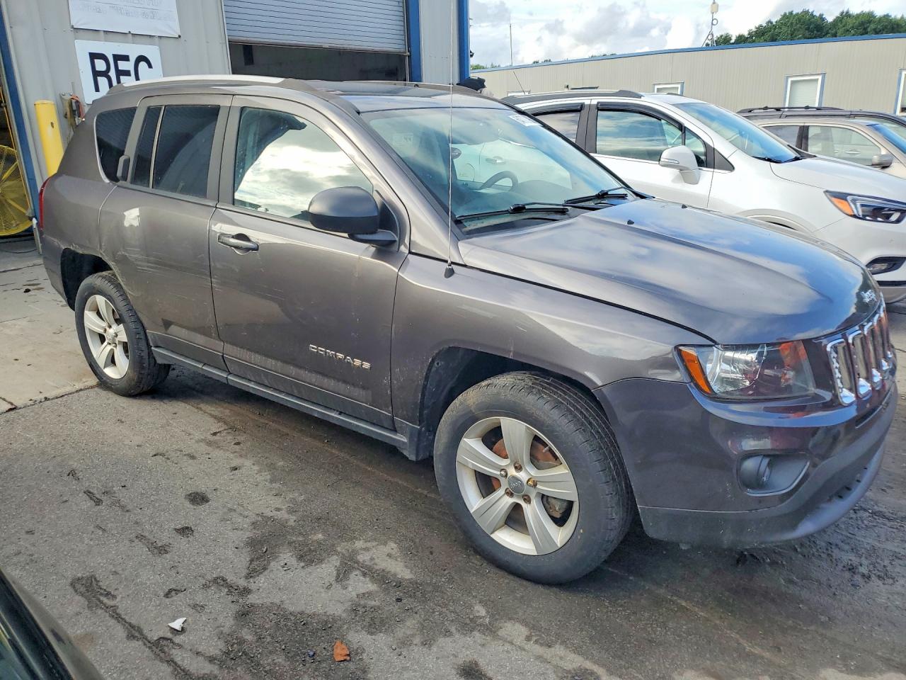 1C4NJDEBXGD776224 · 2016 JEEP COMPASS · 4/13