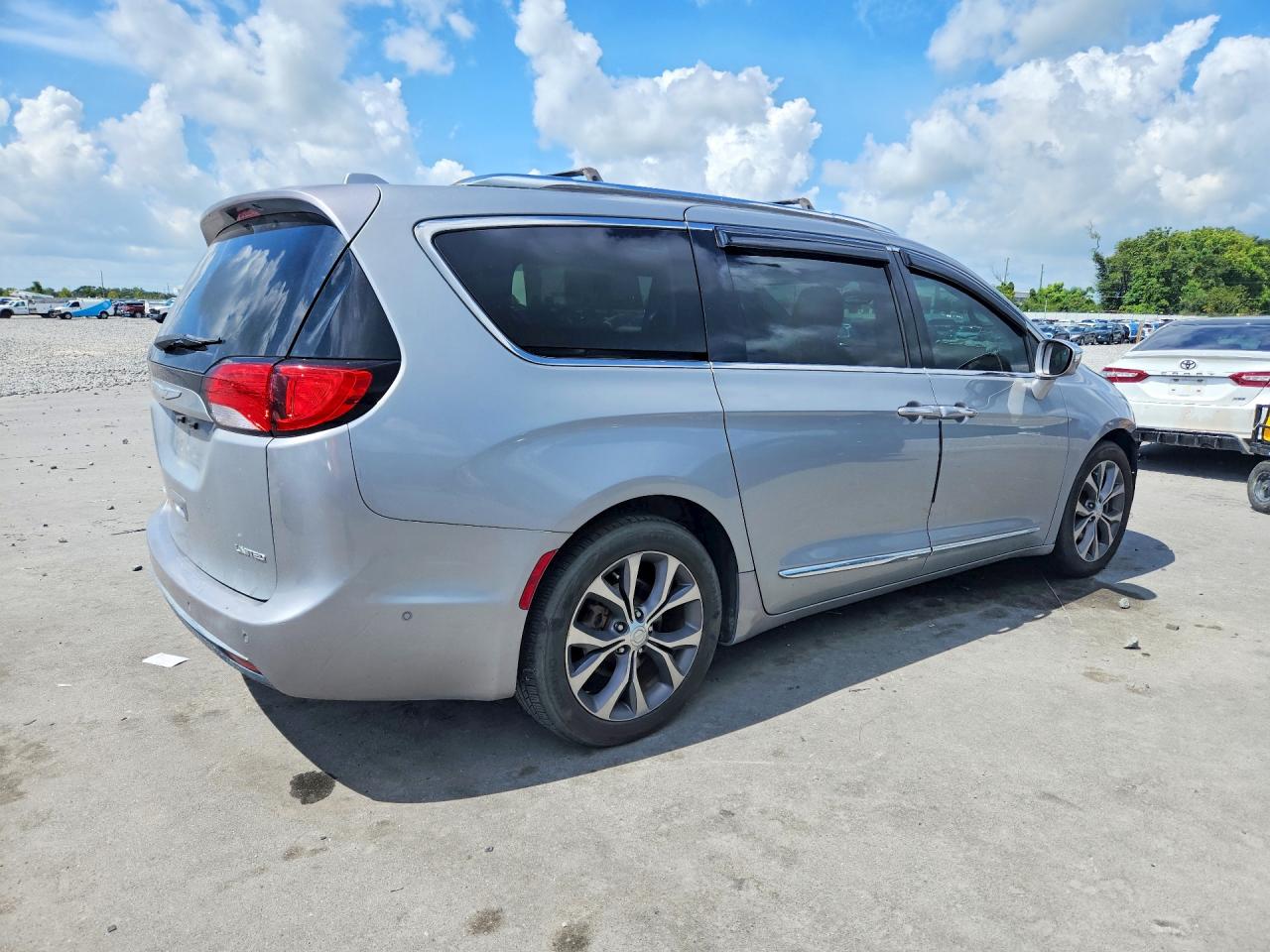 2C4RC1GGXHR505083 · 2017 CHRYSLER PACIFICA · 3/14
