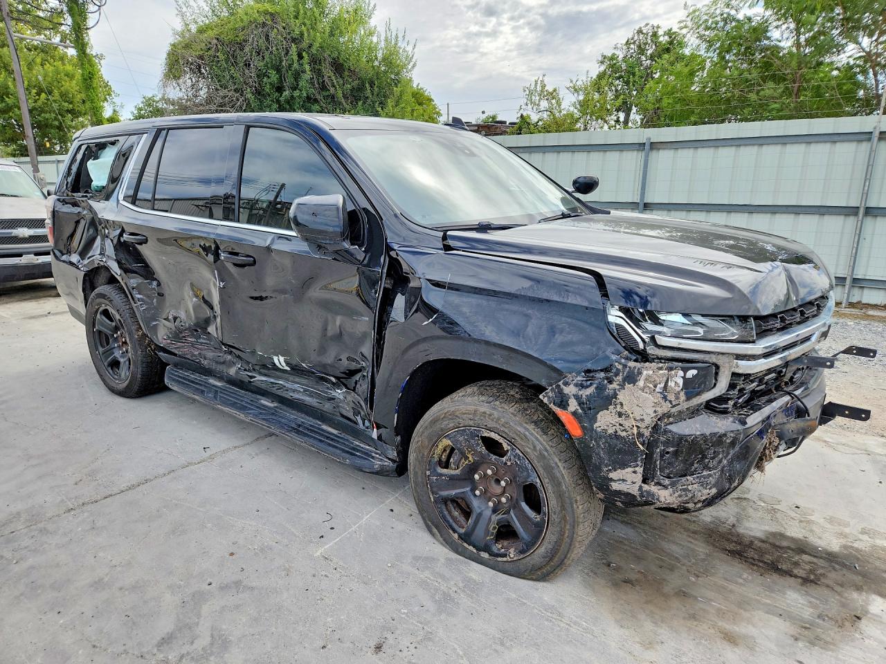 1GNSCLED3NR266460 · 2022 CHEVROLET TAHOE · 4/13