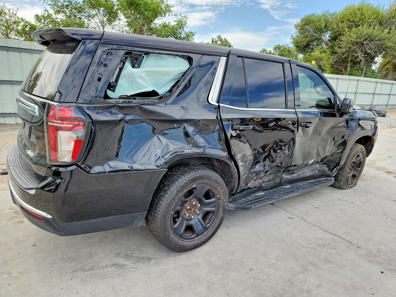 1GNSCLED3NR266460 · 2022 CHEVROLET TAHOE · 3/13