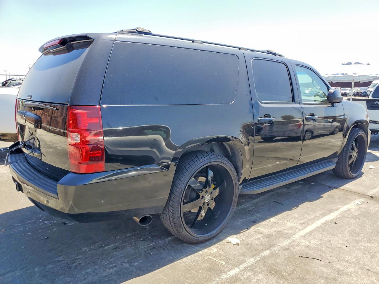 1GNFC16J27R205596 · 2007 CHEVROLET SUBURBAN · 3/13