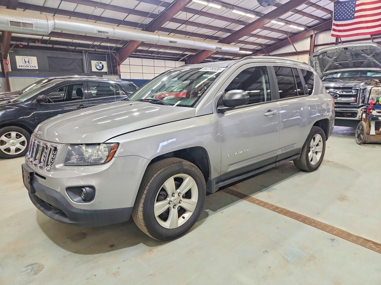 1C4NJDBB2GD631599 · 2016 JEEP COMPASS