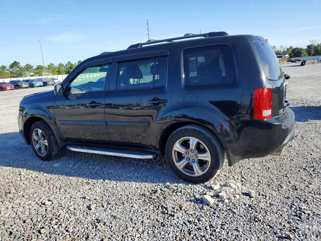 5FNYF4H78FB078997 · 2015 HONDA PILOT · 2/13