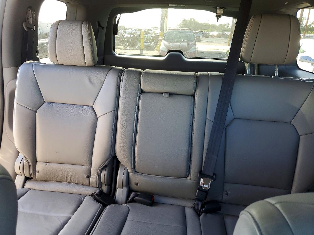 5FNYF4H78FB078997 · 2015 HONDA PILOT · 10/13
