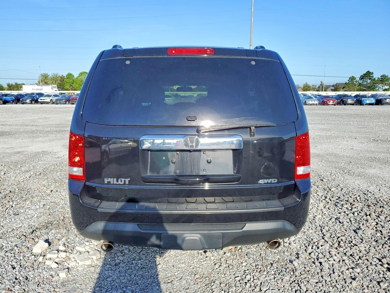 5FNYF4H78FB078997 · 2015 HONDA PILOT · 6/13