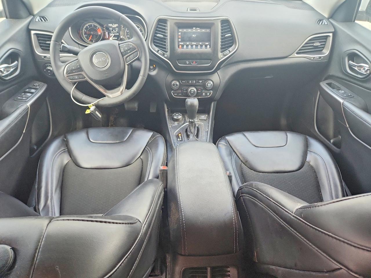 1C4PJMLB6LD590542 · 2020 JEEP CHEROKEE · 8/13