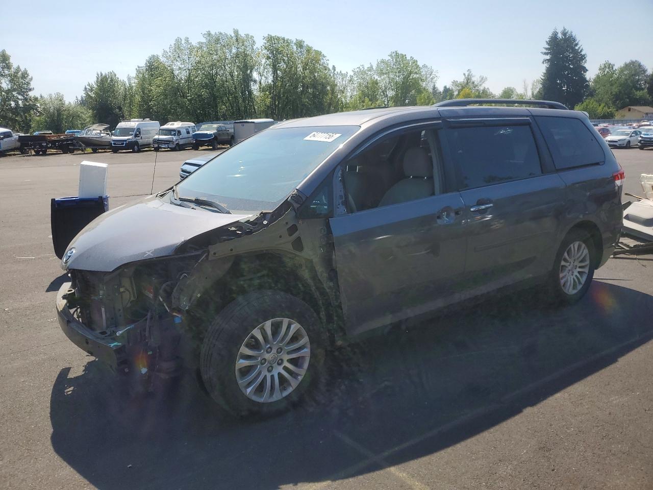 5TDYK3DC0ES514700 · 2014 TOYOTA SIENNA