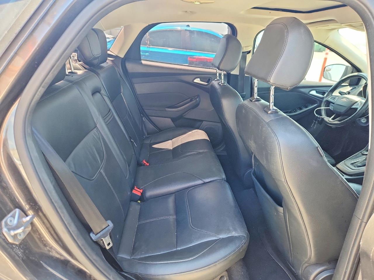 1FADP3F25GL334837 · 2016 FORD FOCUS · 10/12