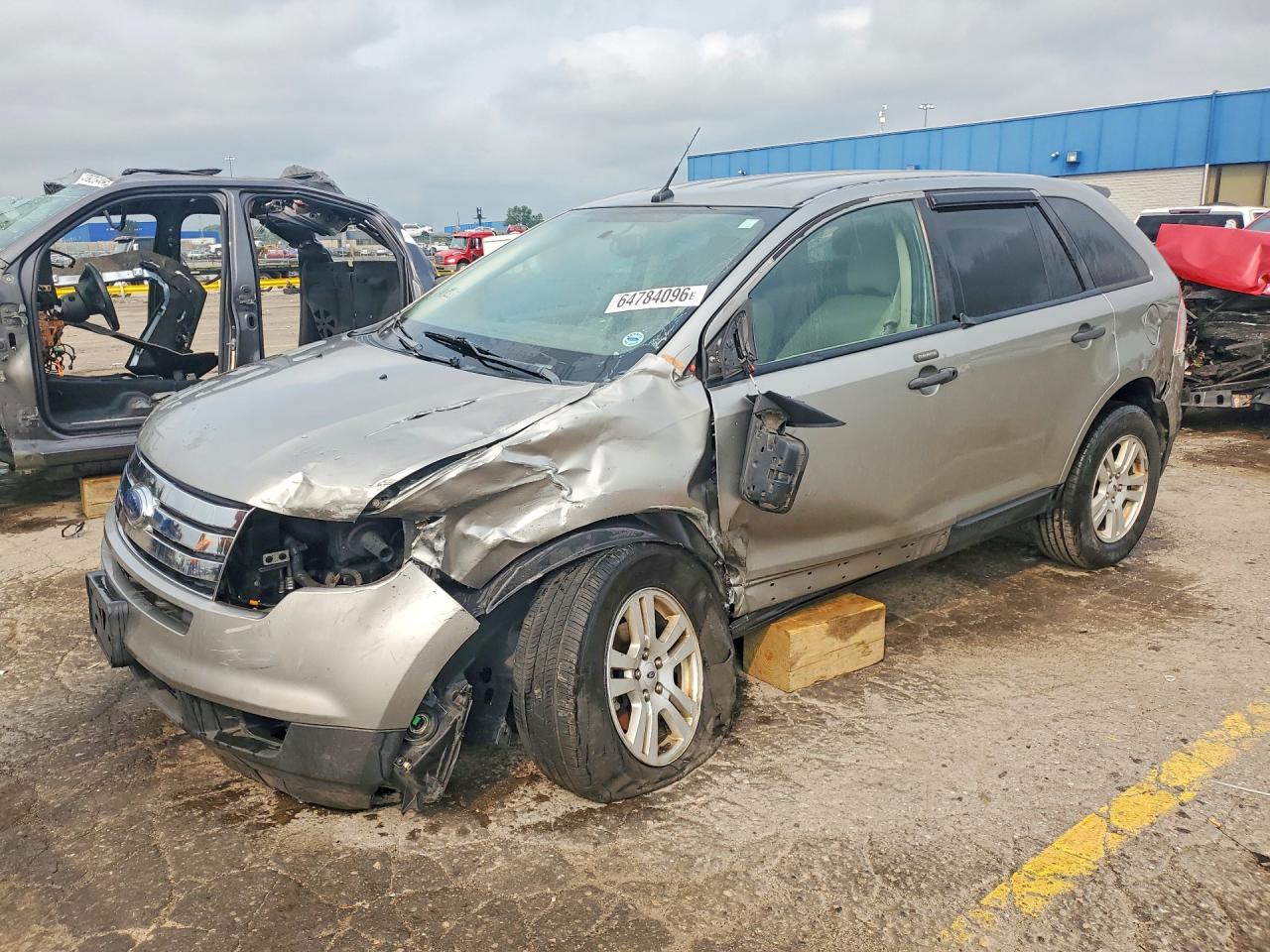2FMDK36C08BB15072 · 2008 FORD EDGE