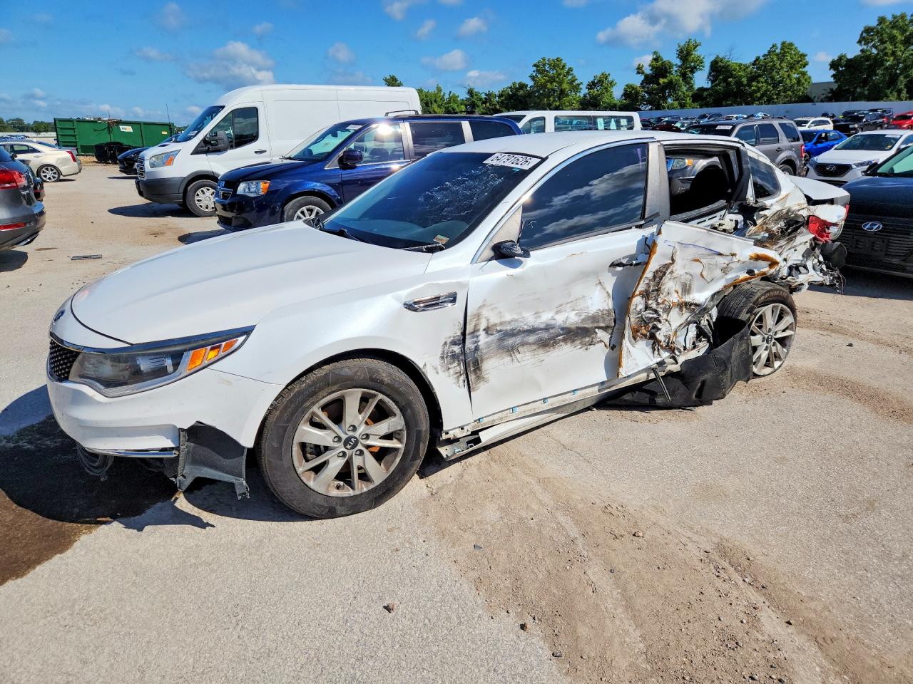5XXGT4L39JG209742 · 2018 KIA OPTIMA