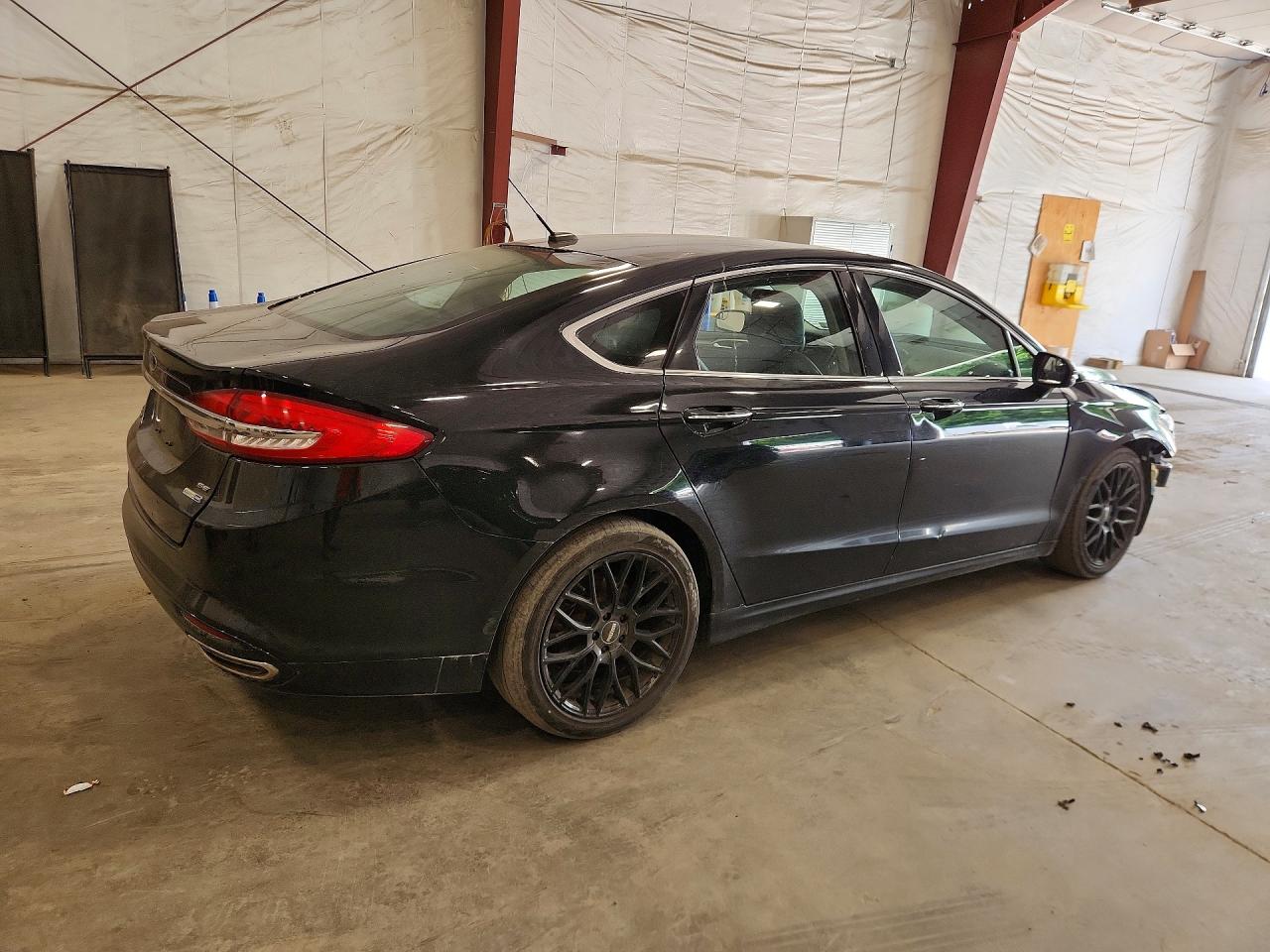 3FA6P0T9XJR148177 · 2018 FORD FUSION · 3/13