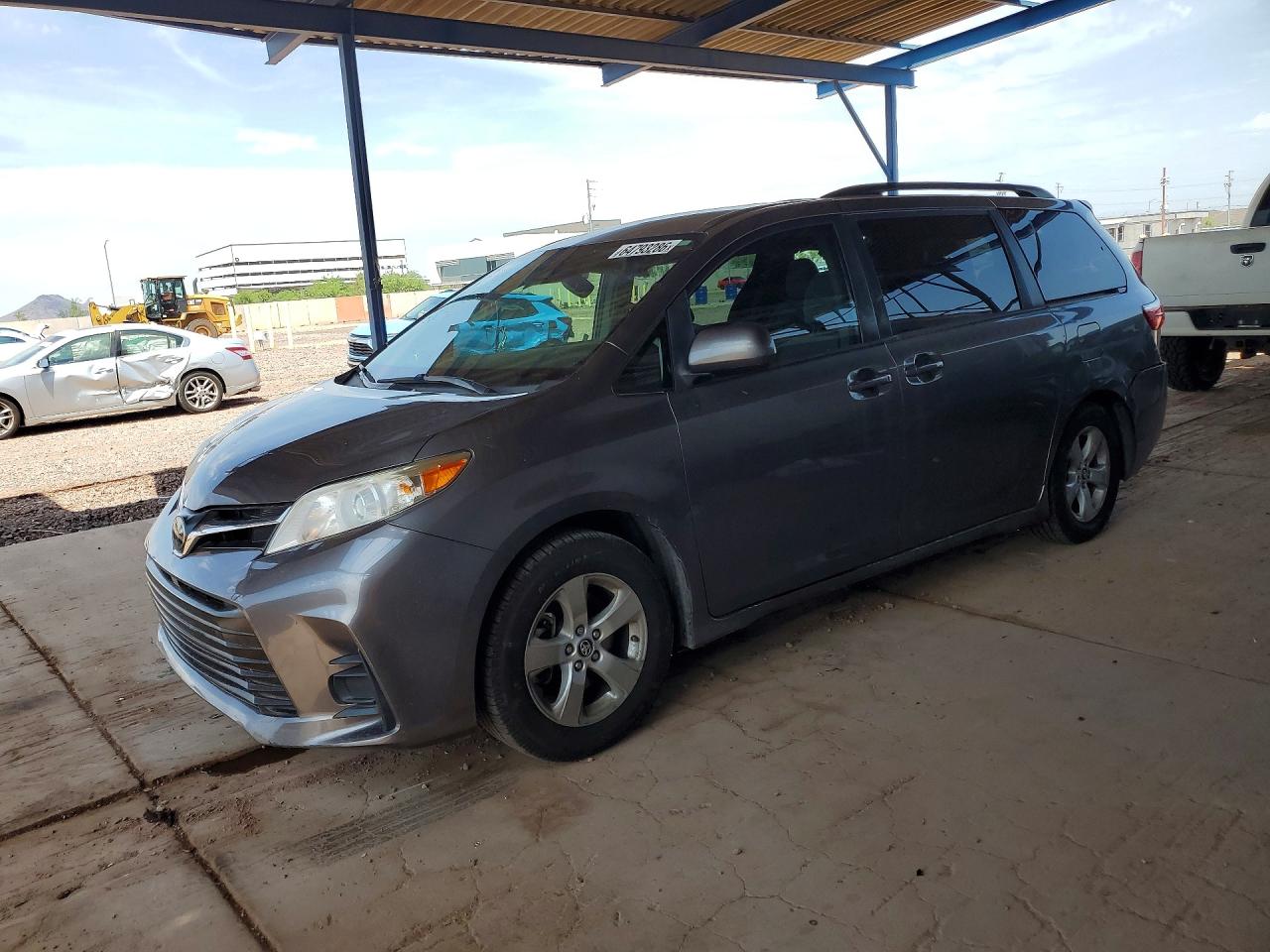 5TDKZ3DC5KS019275 · 2019 TOYOTA SIENNA