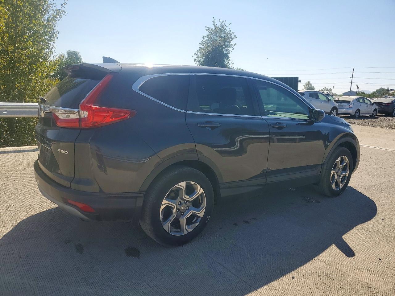 2HKRW2H53JH620086 · 2018 HONDA CR-V · 3/13