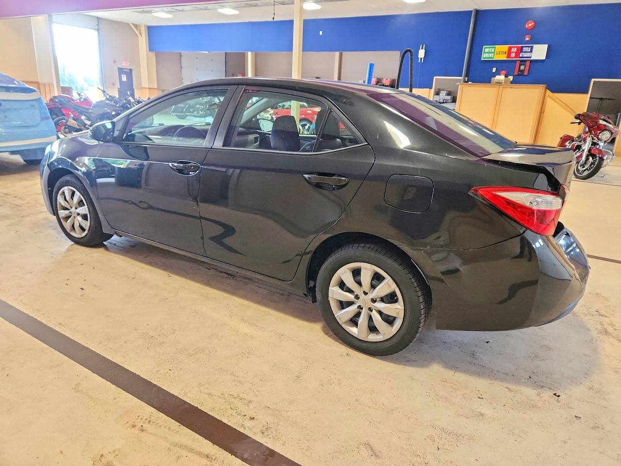 2T1BURHEXFC443515 · 2015 TOYOTA COROLLA · 2/12