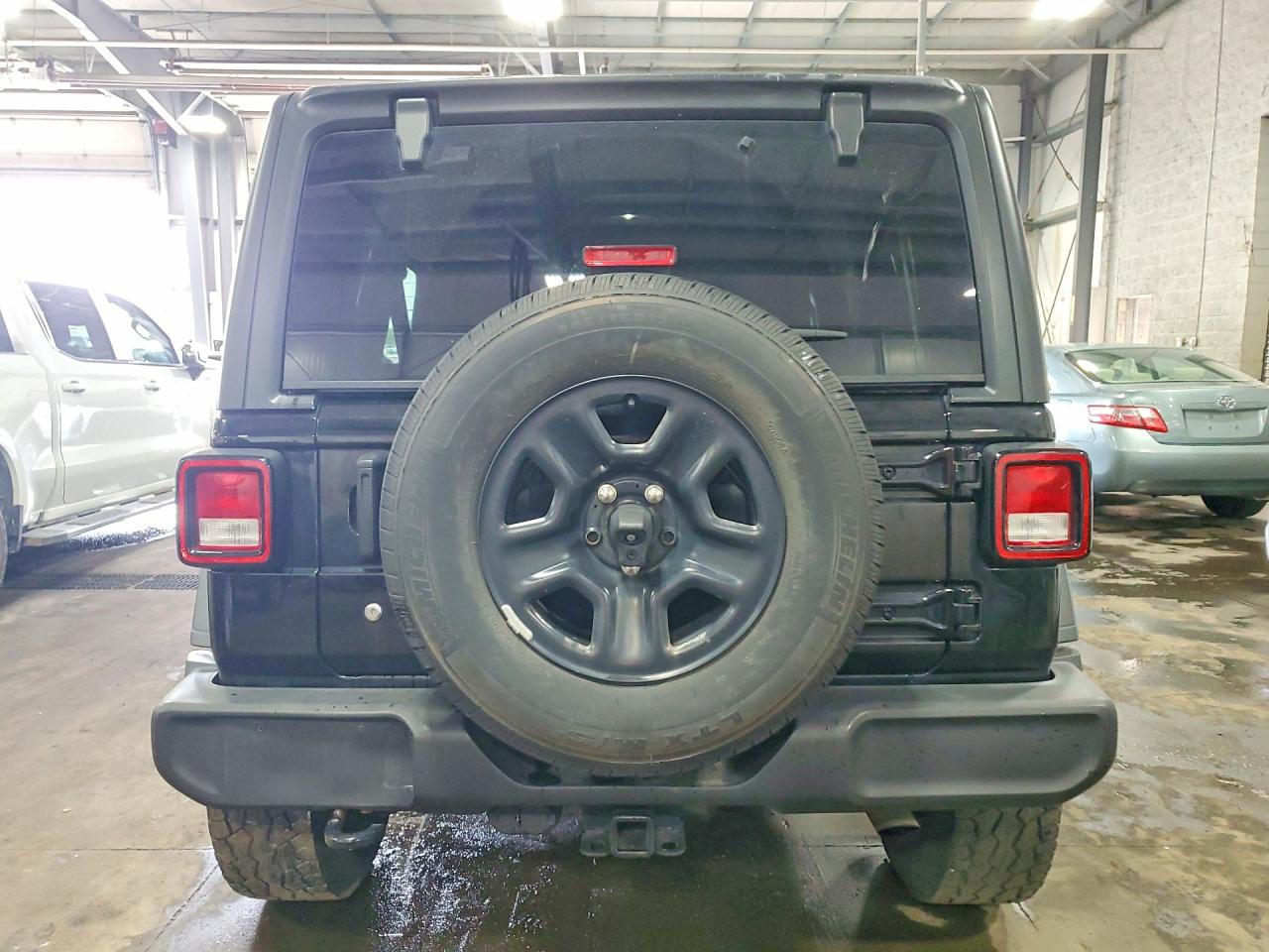 1C4HJXDG2JW172710 · 2018 JEEP WRANGLER UNLIMITED · 6/13