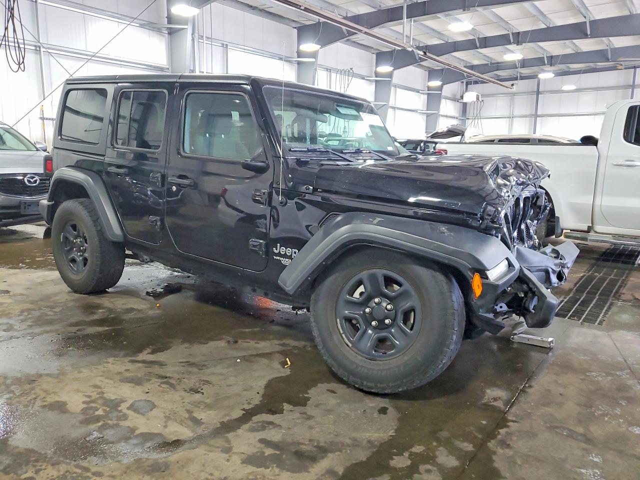 1C4HJXDG2JW172710 · 2018 JEEP WRANGLER UNLIMITED · 4/13