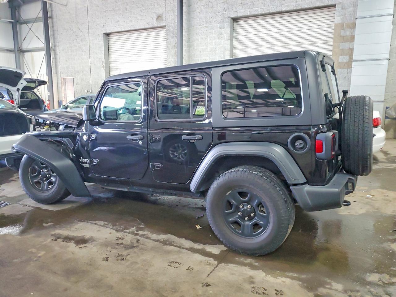 1C4HJXDG2JW172710 · 2018 JEEP WRANGLER UNLIMITED · 2/13