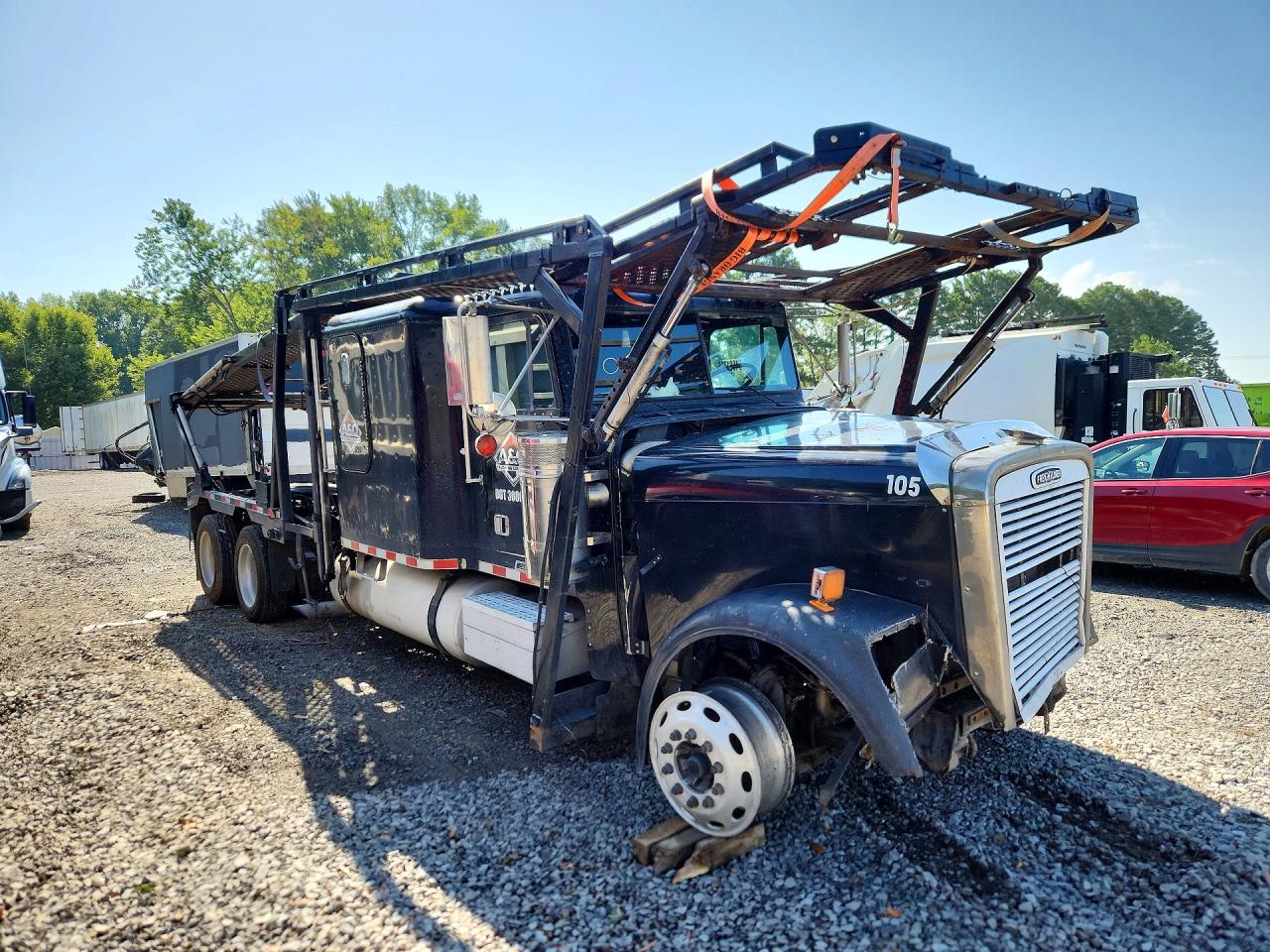 1FVNDXYB41PH58223 · 2001 FREIGHTLINER CONVENTIONAL · 4/13