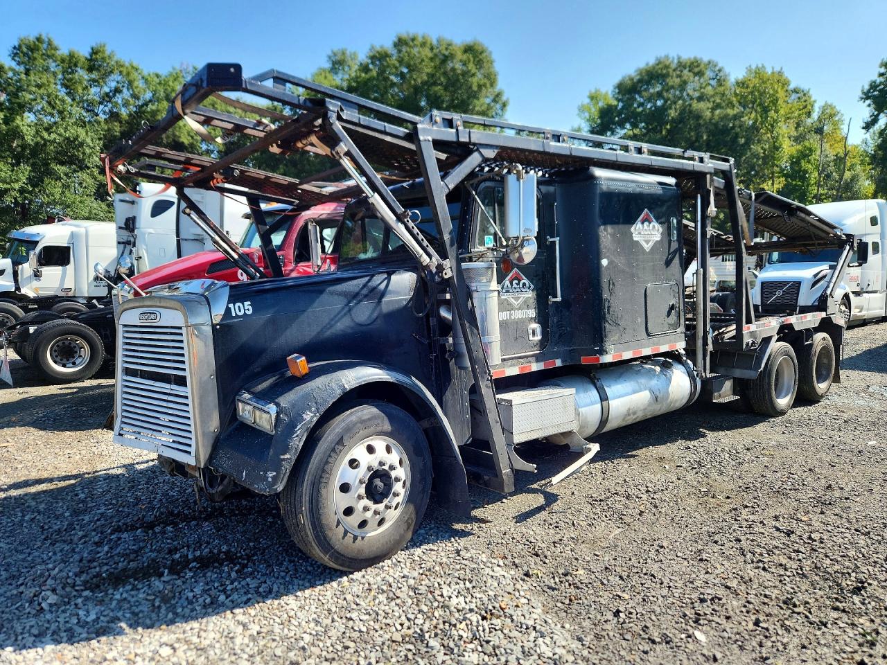 1FVNDXYB41PH58223 · 2001 FREIGHTLINER CONVENTIONAL