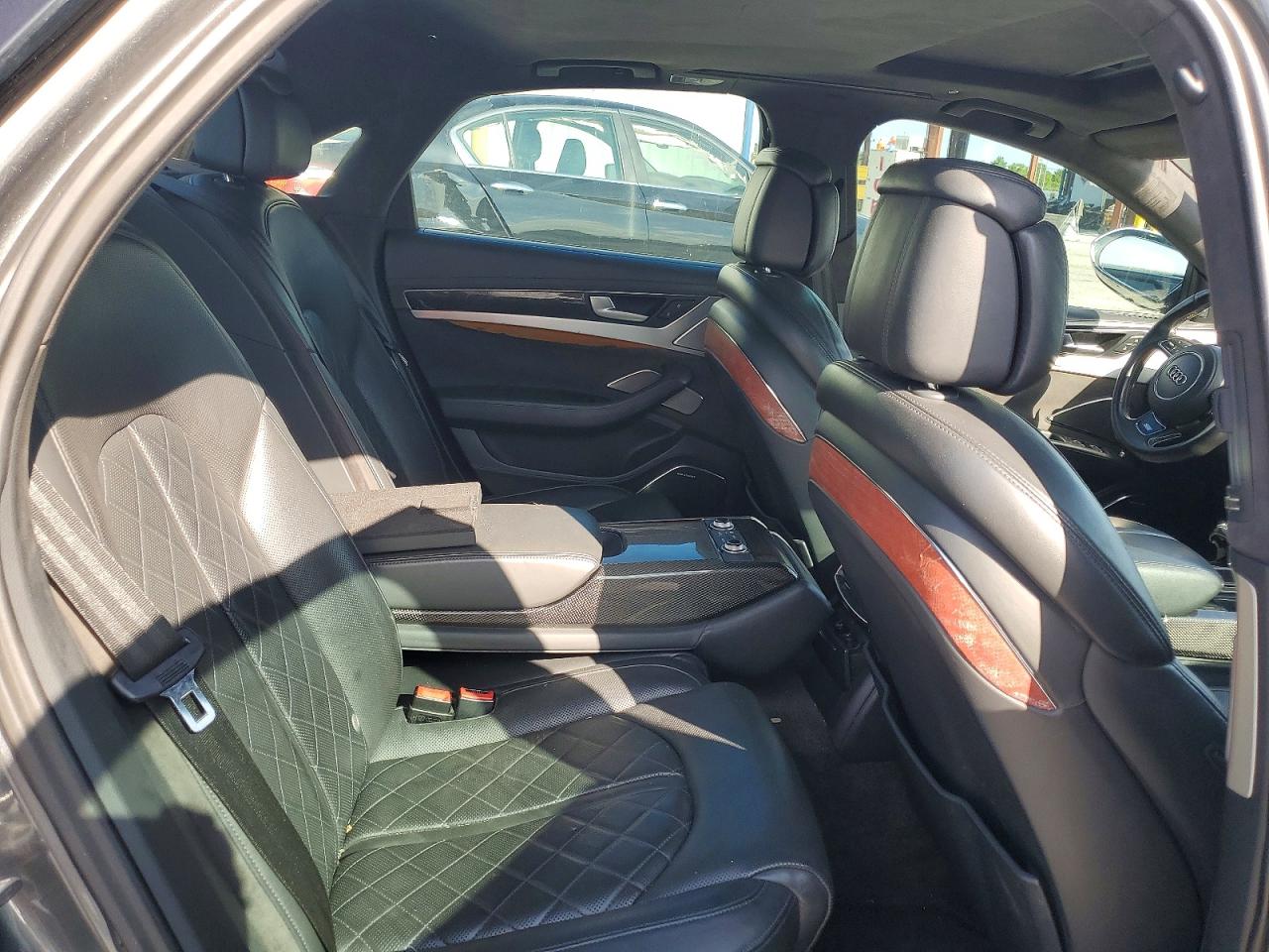 WAUD2AFD1EN007994 · 2014 AUDI S8 · 10/12