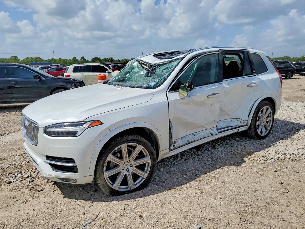 2019 VOLVO XC90