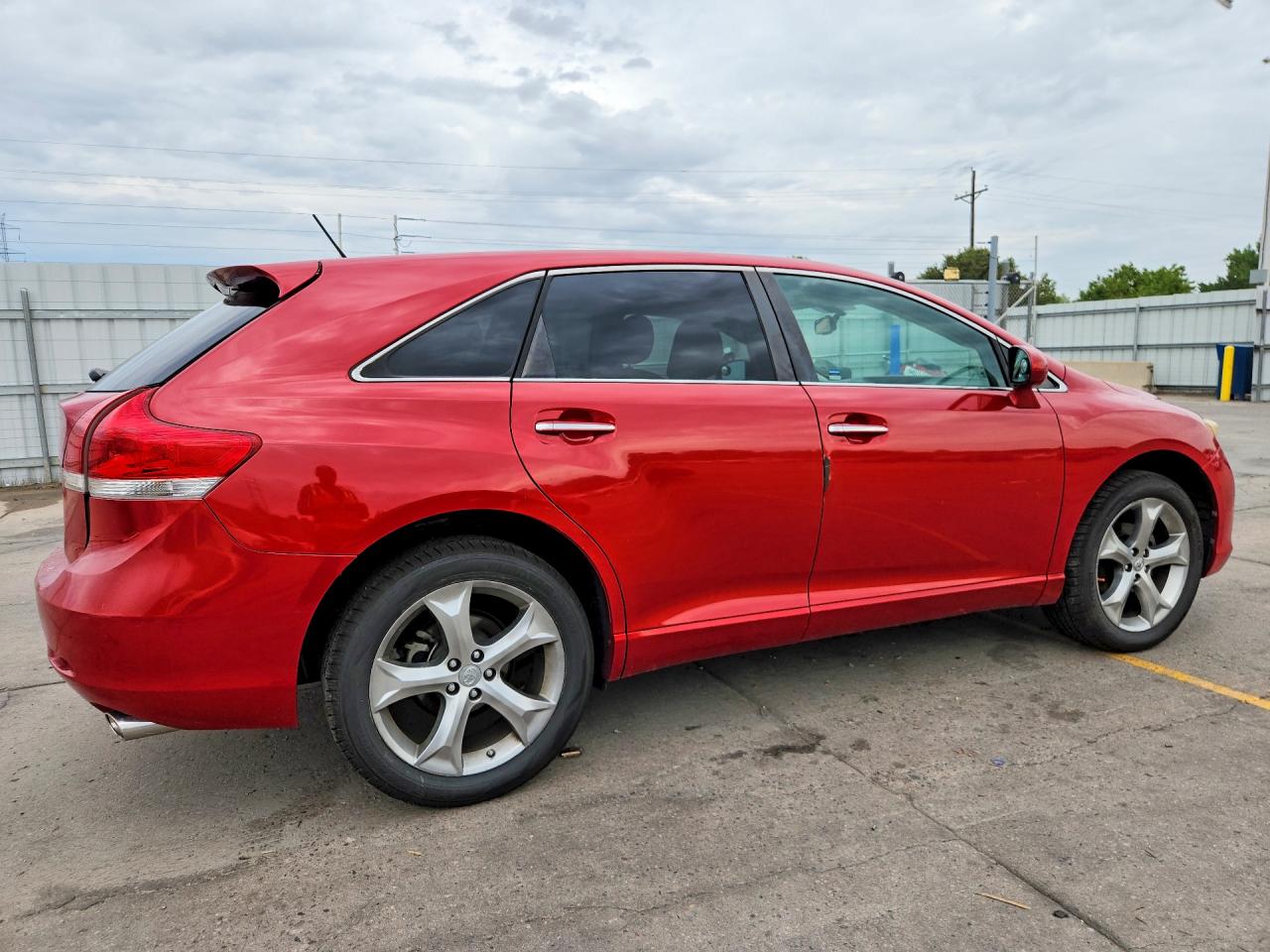 4T3ZK3BB8AU032001 · 2010 TOYOTA VENZA · 3/13