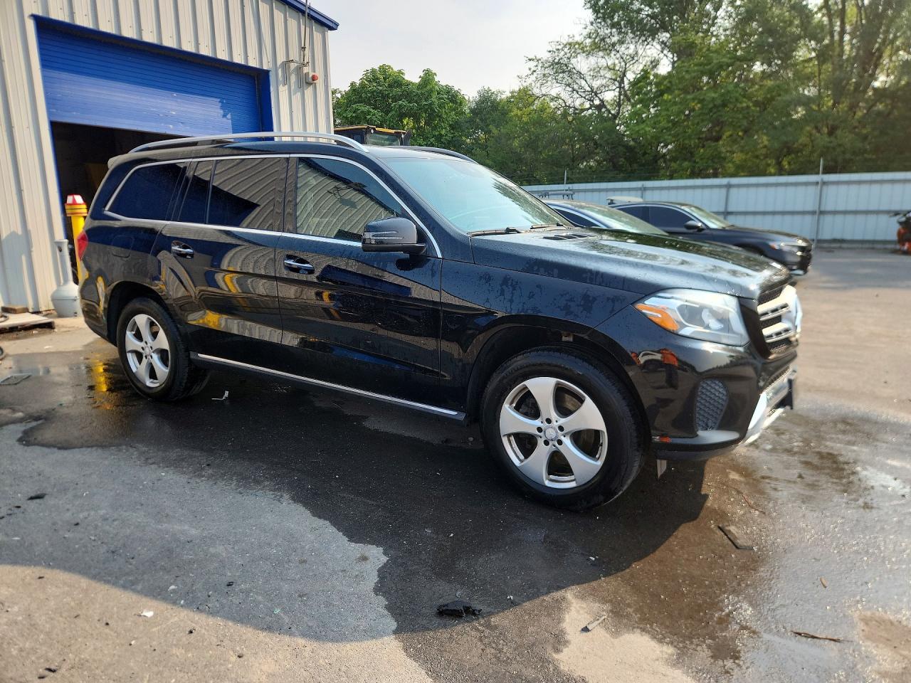 4JGDF6EE1HA820225 · 2017 MERCEDES-BENZ GLS · 4/14