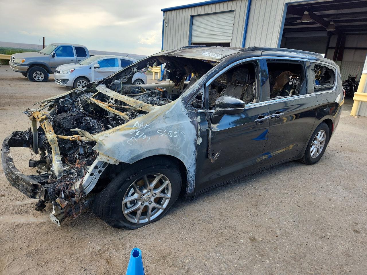 2C4RC1BGXNR185685 · 2022 CHRYSLER PACIFICA