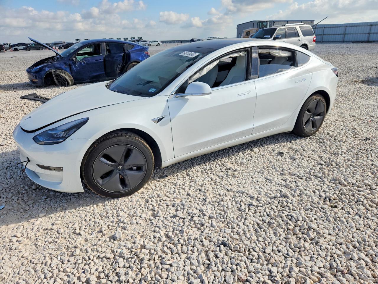 5YJ3E1EB1LF606976 · 2020 TESLA MODEL 3