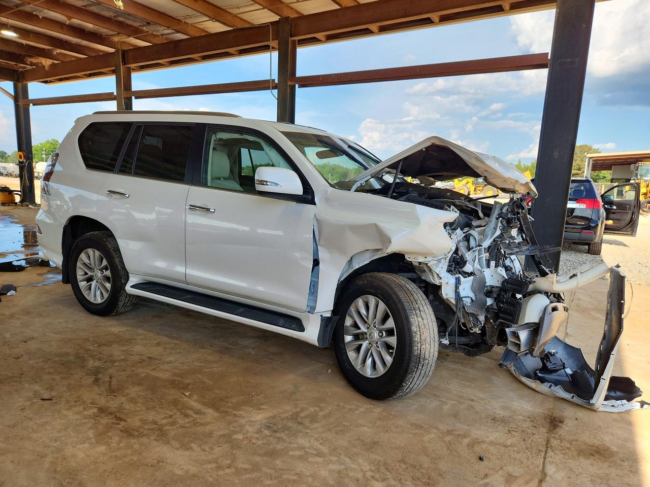 JTJAM7BX2M5279677 · 2021 LEXUS GX · 4/14