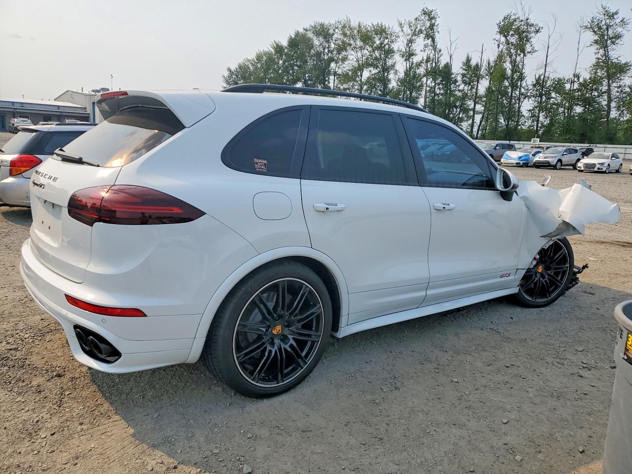 WP1AD2A21GLA76953 · 2016 PORSCHE CAYENNE · 3/14
