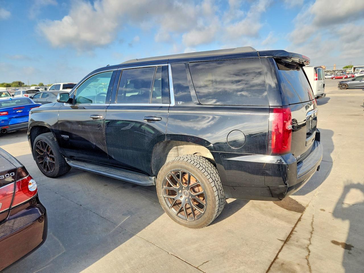 1GNSCBKCXHR232753 · 2017 CHEVROLET TAHOE · 2/13