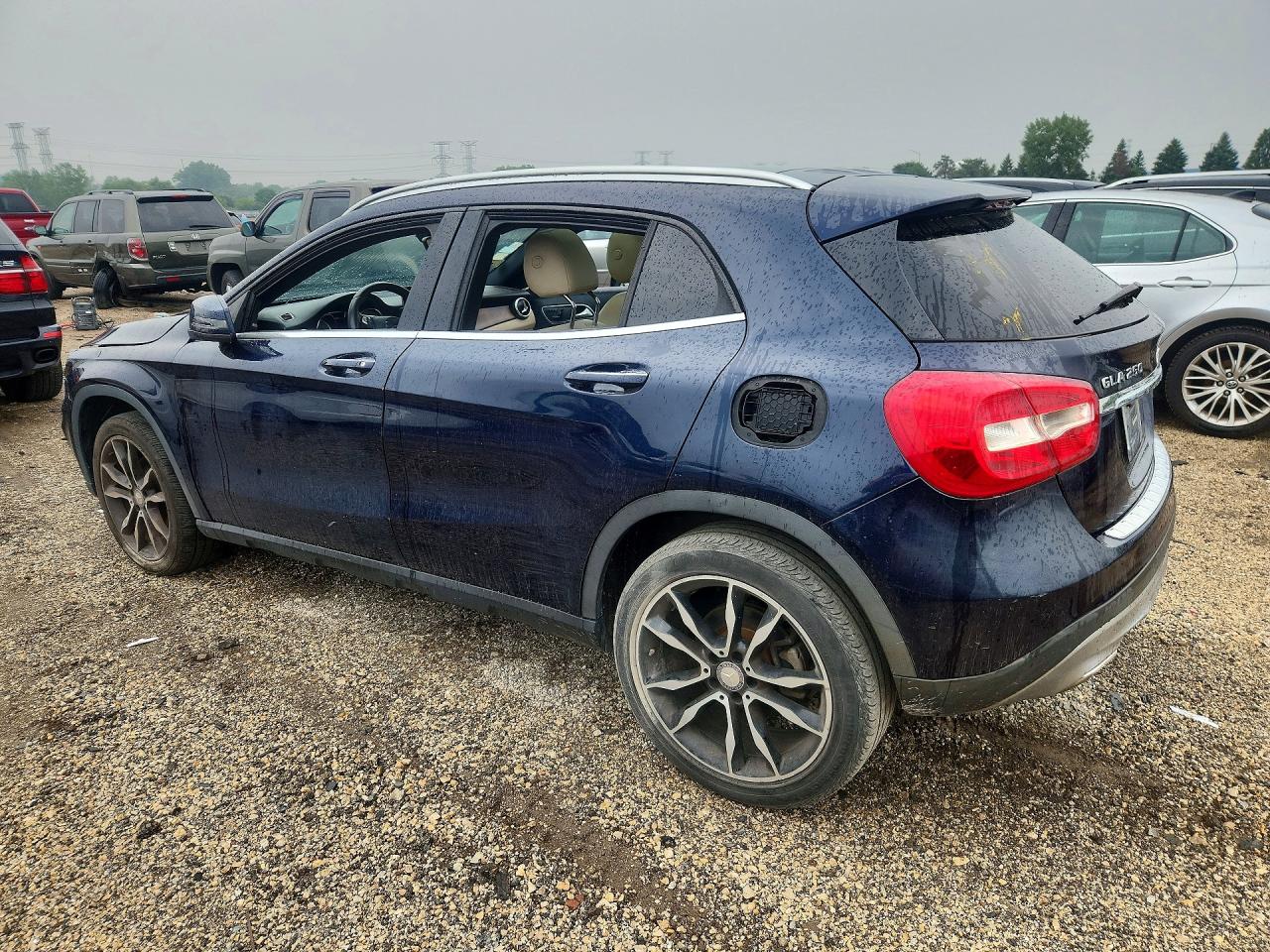 WDCTG4GB9HJ281805 · 2017 MERCEDES-BENZ GLA · 2/13