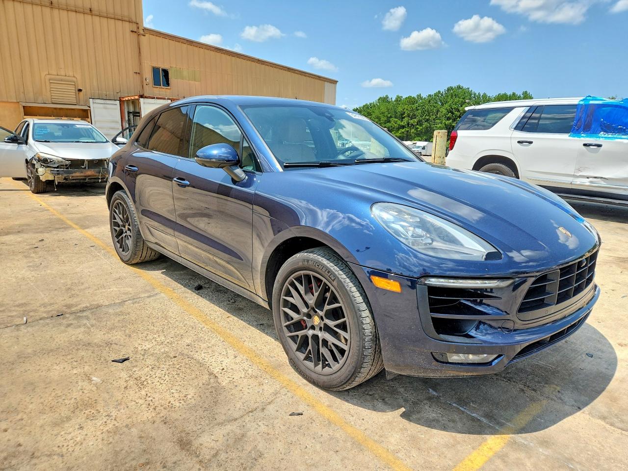 WP1AG2A59HLB55323 · 2017 PORSCHE MACAN · 4/12