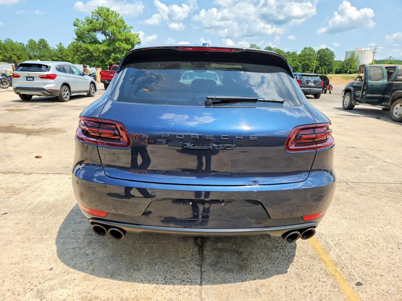 WP1AG2A59HLB55323 · 2017 PORSCHE MACAN · 6/12