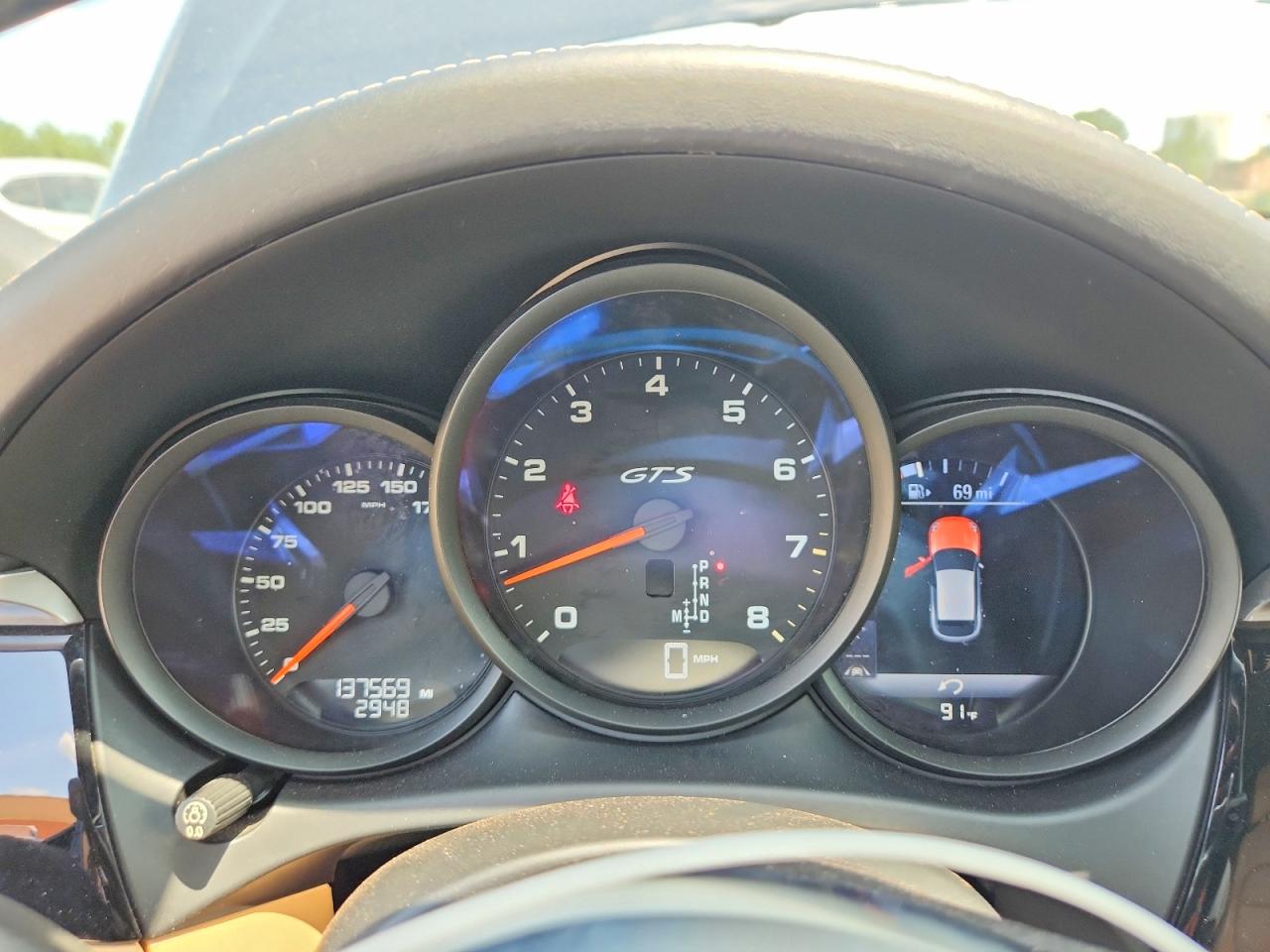 WP1AG2A59HLB55323 · 2017 PORSCHE MACAN · 9/12