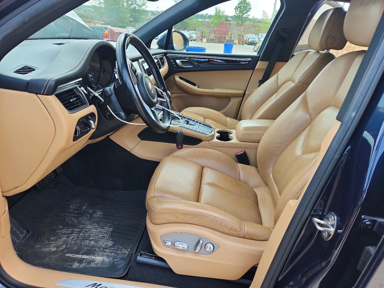 WP1AG2A59HLB55323 · 2017 PORSCHE MACAN · 7/12