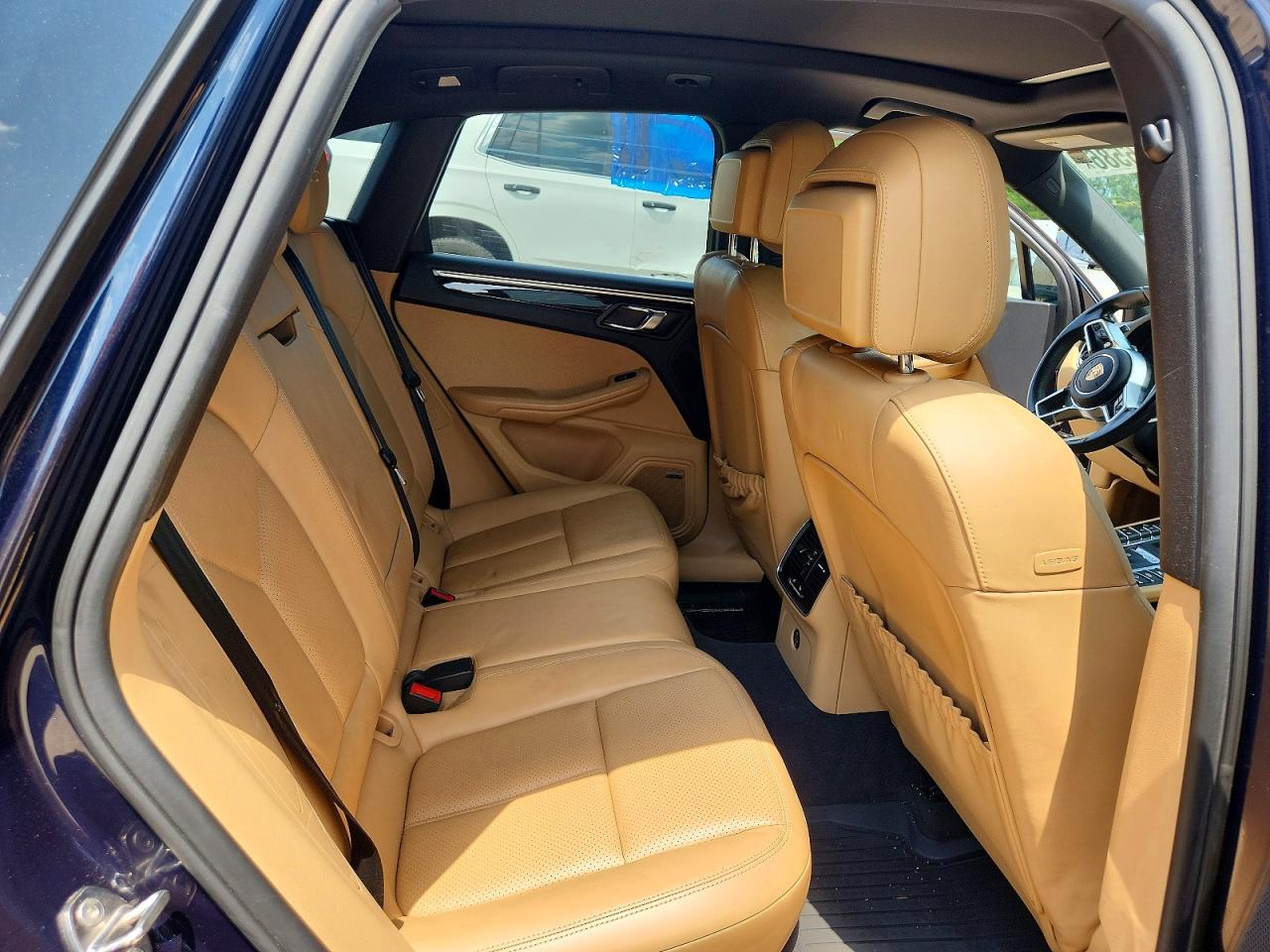 WP1AG2A59HLB55323 · 2017 PORSCHE MACAN · 10/12