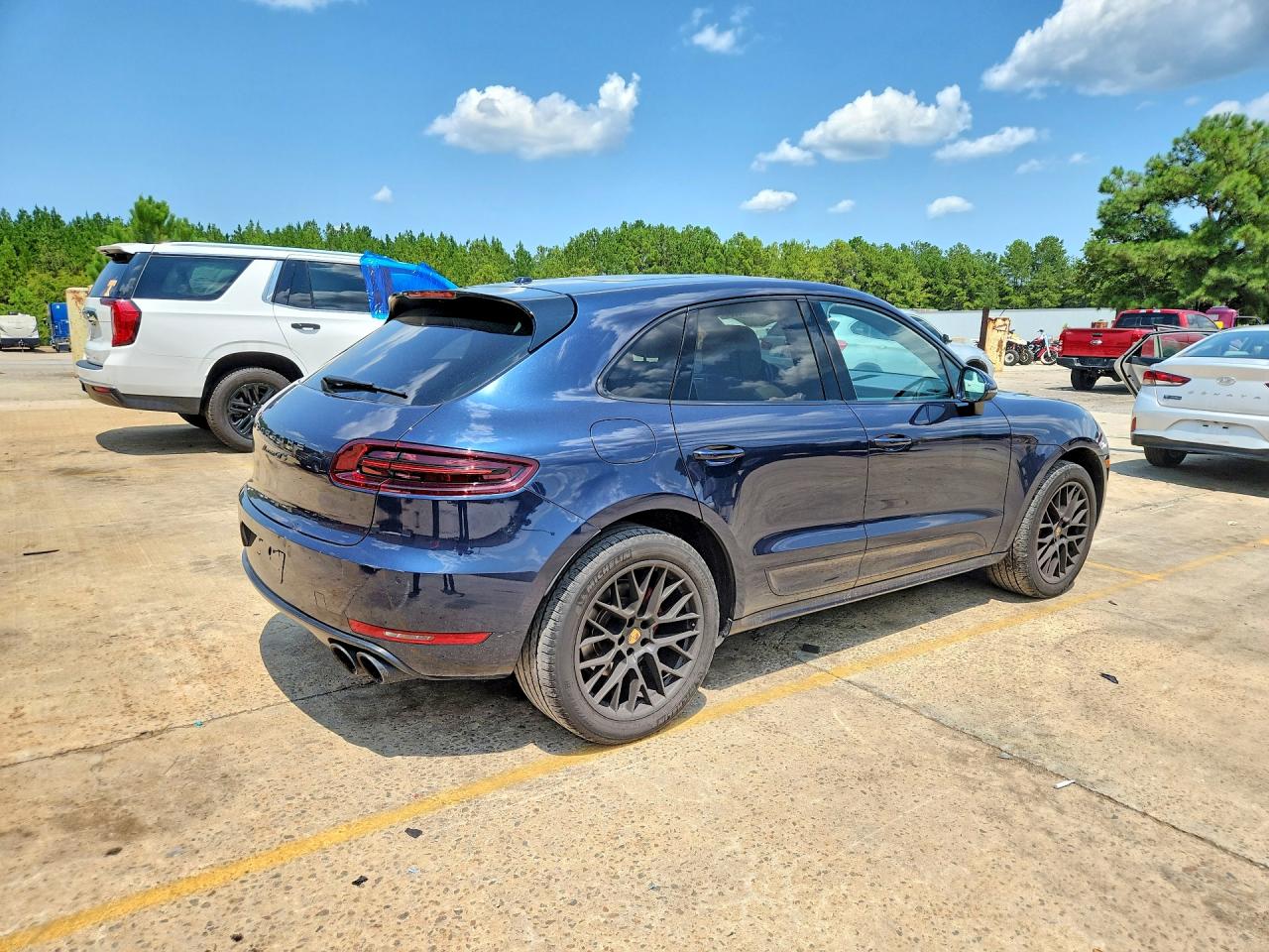WP1AG2A59HLB55323 · 2017 PORSCHE MACAN · 3/12
