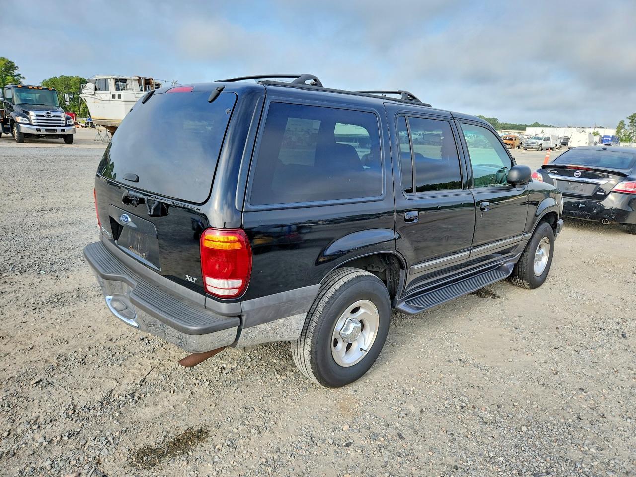 1FMZU73E2YZA15906 · 2000 FORD EXPLORER · 3/13