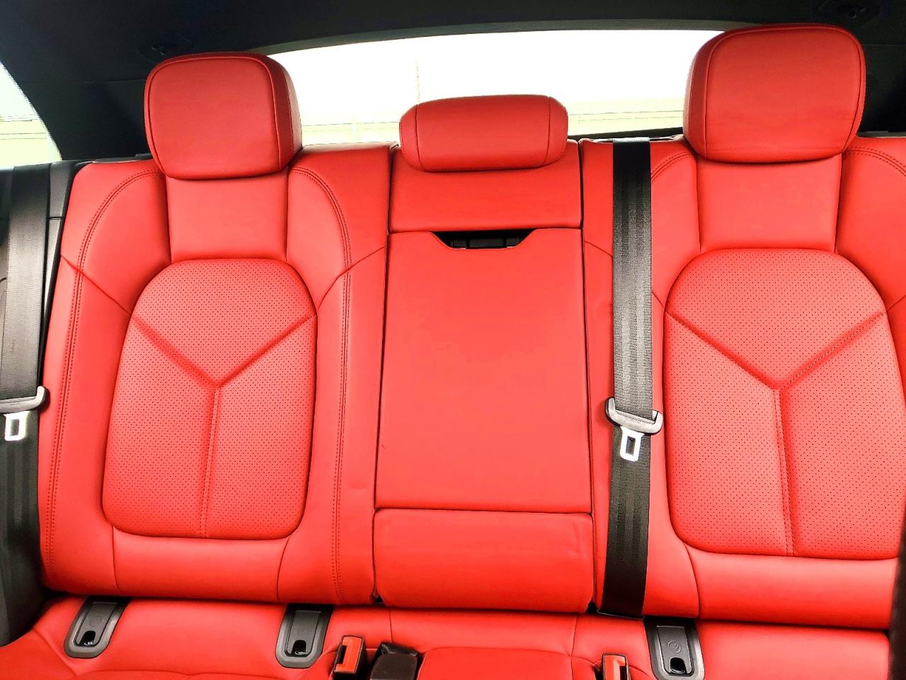 WP1AB2A59MLB36330 · 2021 PORSCHE MACAN · 10/14